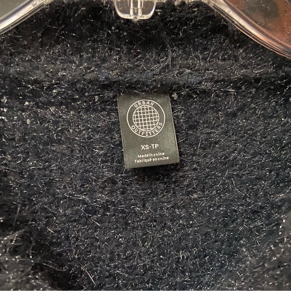 URBAN OUTFITTERS - Fuzzy Crop Sweater - Picture 5 of 7